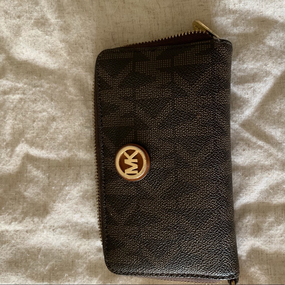 Michael Kors wallet